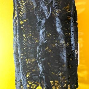 NWT lace tank top with detail in the middle